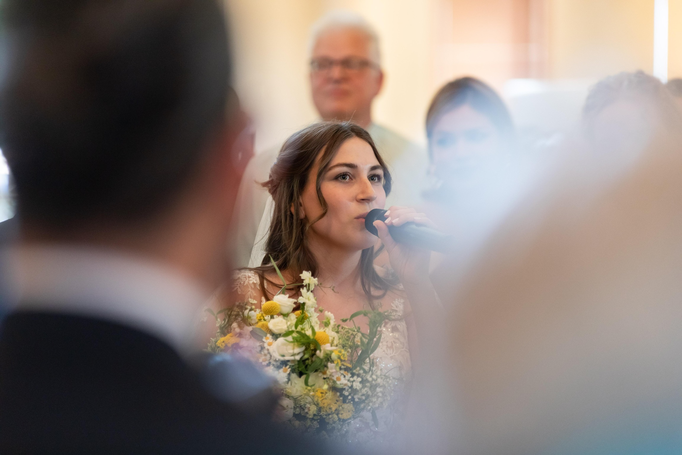 Karin singt auf einer Hochzeit